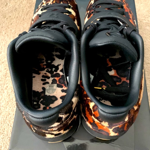 Nike - Picture 8 of 9